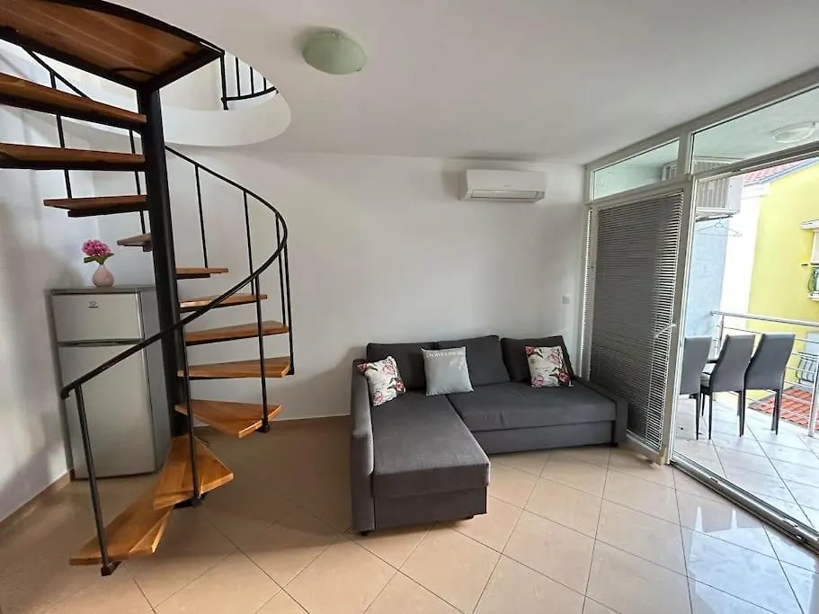 Dua Al Mar With Parking Garage Apartment Rovinj